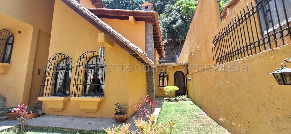 Casa (Duplex) en Venta en Los Naranjos del Cafetal, Distrito Metropolitano - 4
