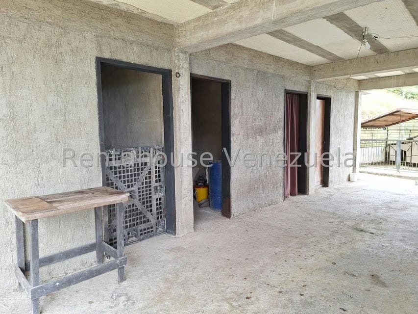 Terreno (Comercial) en Venta en La Colonia Tovar, Aragua - 79