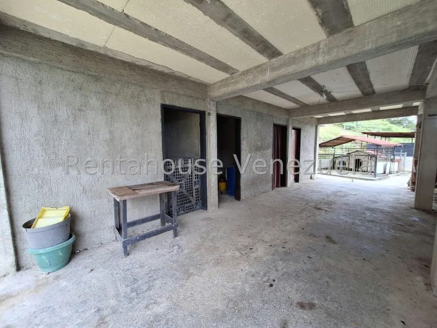 Terreno (Comercial) en Venta en La Colonia Tovar, Aragua - 80
