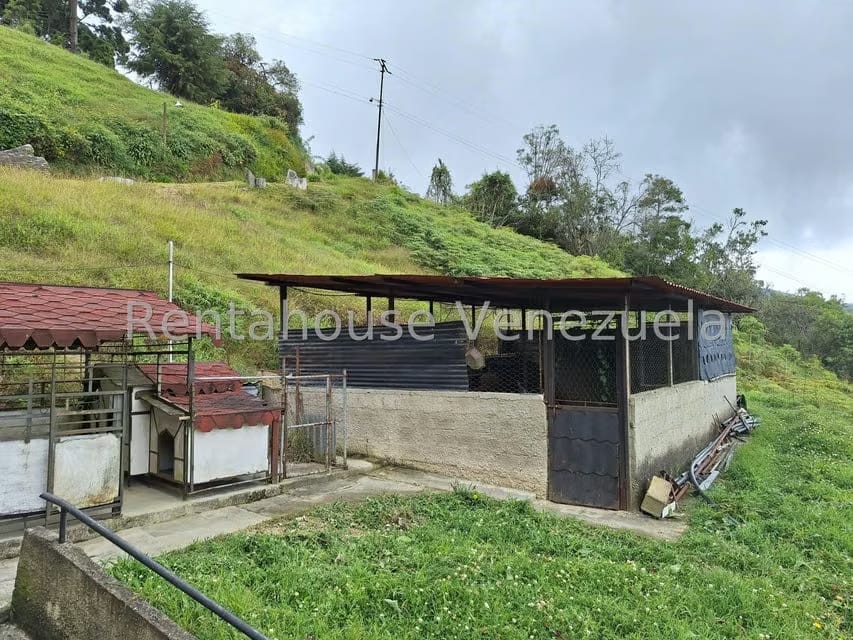 Terreno (Comercial) en Venta en La Colonia Tovar, Aragua - 85