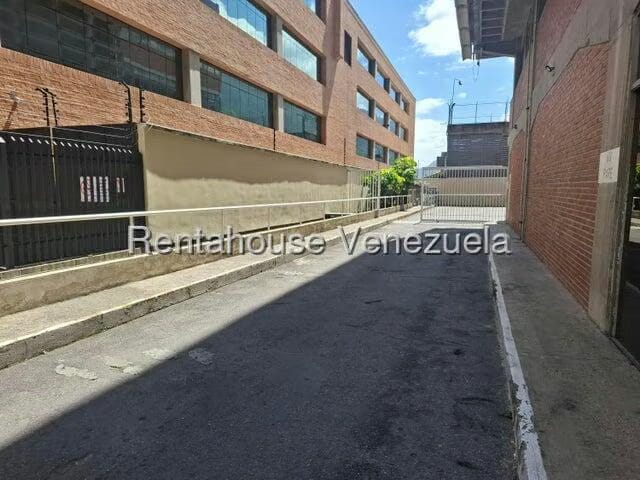 Comercial (Galpon - Deposito) en Alquiler en Boleita Norte, Distrito Metropolitano - 2