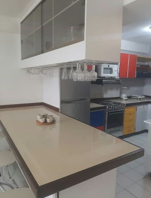 AMPLIO APARTAMENTO EN VENTA CERCA DE TODO - 6