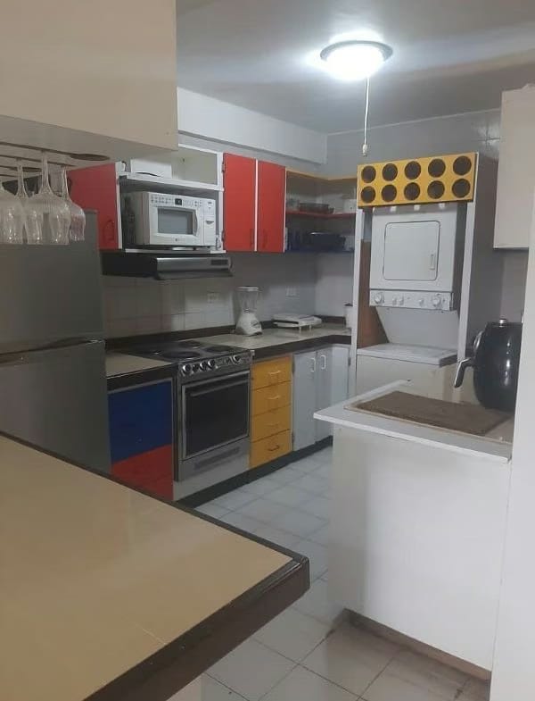 AMPLIO APARTAMENTO EN VENTA CERCA DE TODO - 7