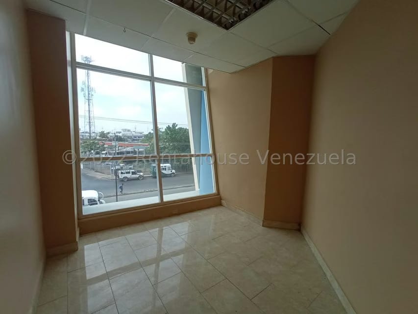 Comercial (Oficina) en Alquiler en Castillito, Carabobo - 10