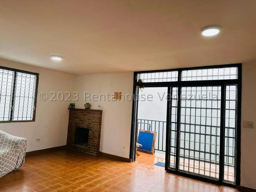 Casa (Multipes Niveles) en Venta en Parcelamiento El Prado, Miranda - 11