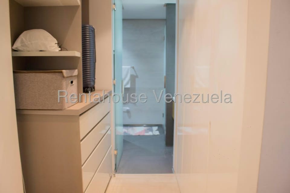 Apartamento (1 Nivel) en Venta en Campo Alegre, Distrito Metropolitano - 17