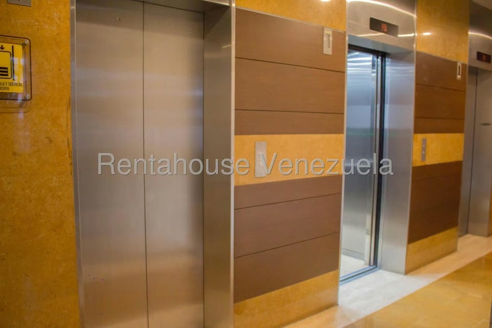 Apartamento (1 Nivel) en Venta en Campo Alegre, Distrito Metropolitano - 21