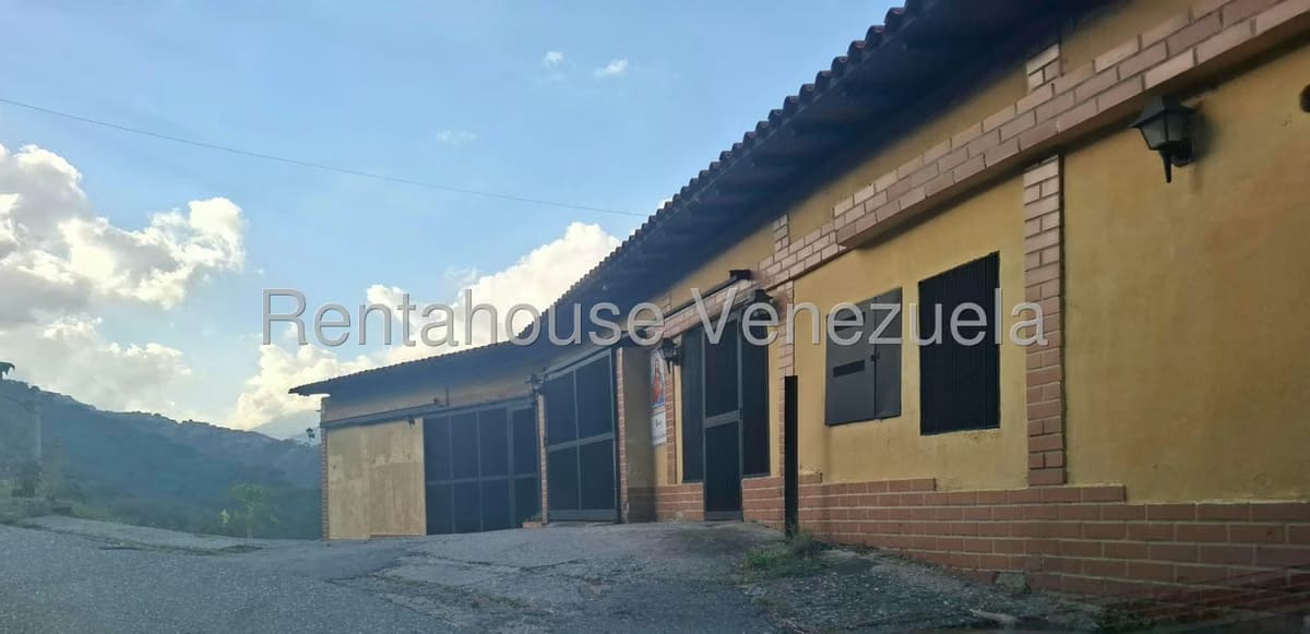 Casa (Duplex) en Venta en Parque Caiza, Distrito Metropolitano