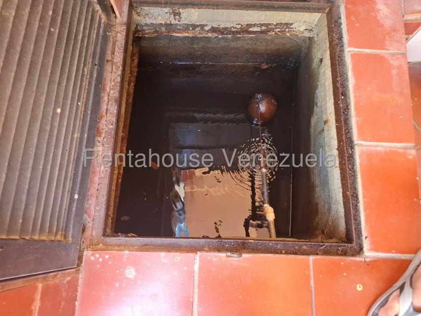 Casa (Duplex) en Venta en Parque Caiza, Distrito Metropolitano - 14