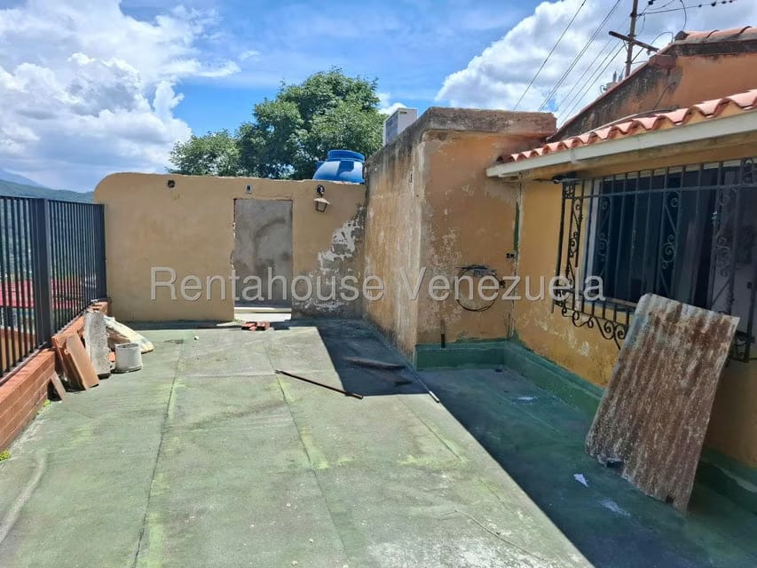 Casa (Duplex) en Venta en Parque Caiza, Distrito Metropolitano - 17
