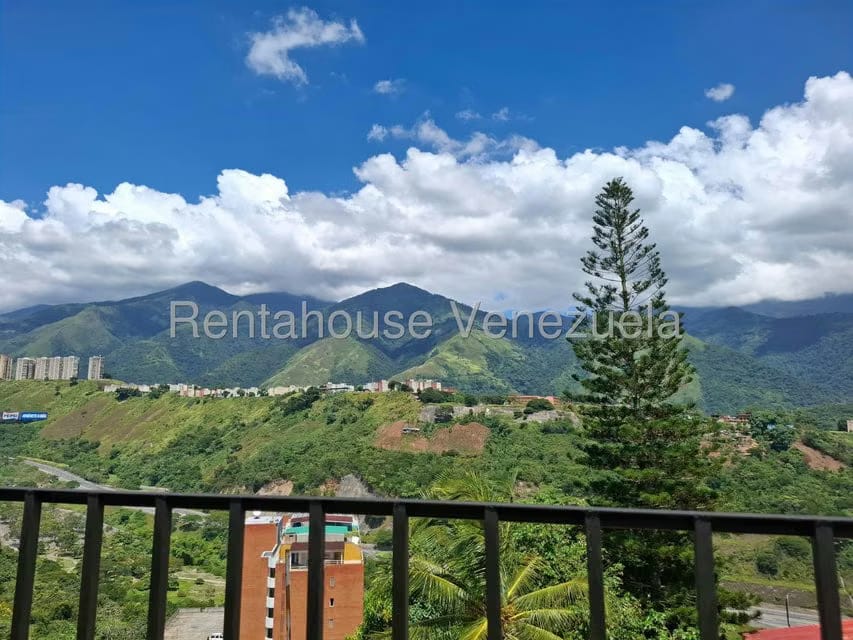 Casa (Duplex) en Venta en Parque Caiza, Distrito Metropolitano - 3