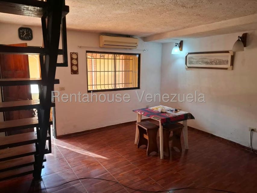 Casa (Duplex) en Venta en Parque Caiza, Distrito Metropolitano - 4