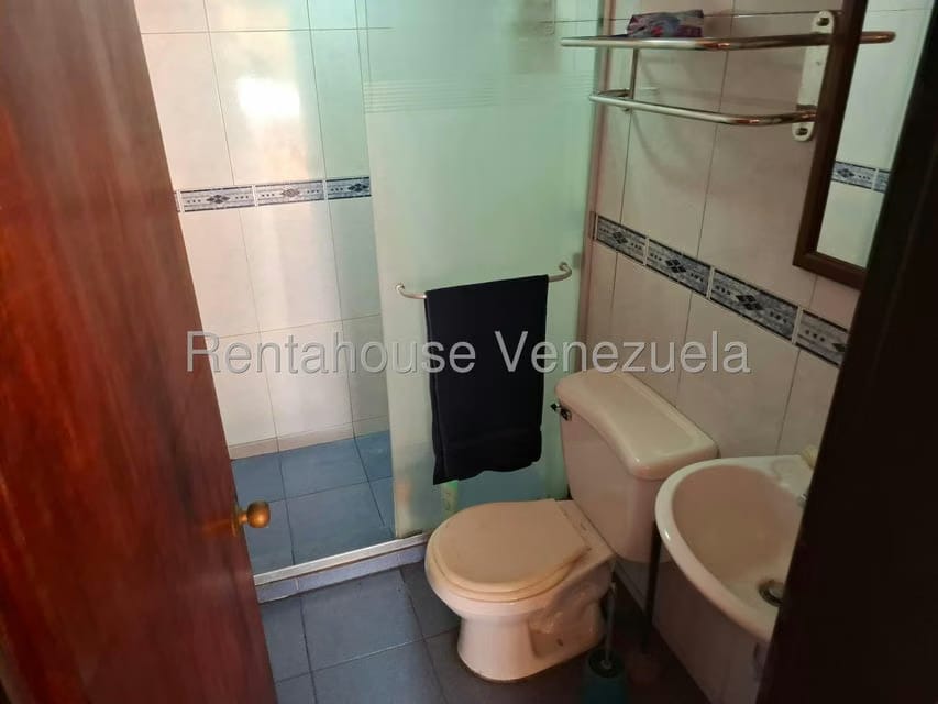 Casa (Duplex) en Venta en Parque Caiza, Distrito Metropolitano - 7
