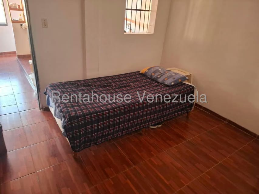 Casa (Duplex) en Venta en Parque Caiza, Distrito Metropolitano - 10