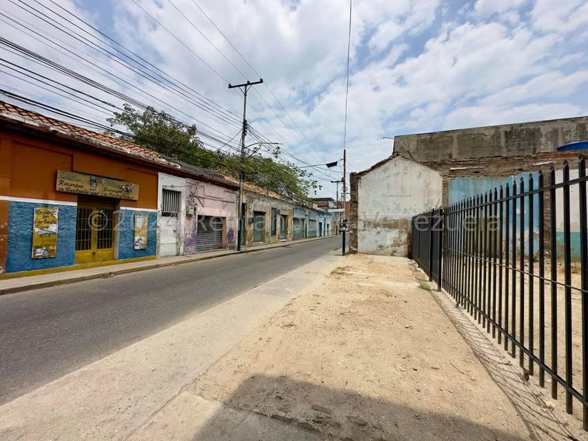Terreno (Comercial) en Venta en Avenida Sucre, Aragua - 2