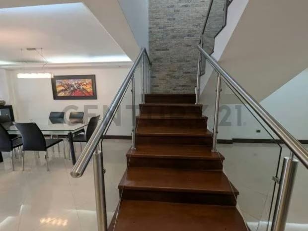 Hermosa Casa en Venta 196mts2 La Trinidad - 9