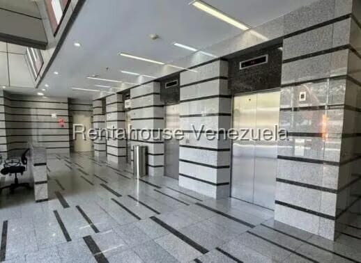 Comercial (Oficina) en Alquiler en Santa Paula, Distrito Metropolitano - 3