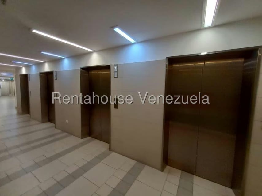 Comercial (Oficina) en Alquiler en Santa Paula, Distrito Metropolitano - 5