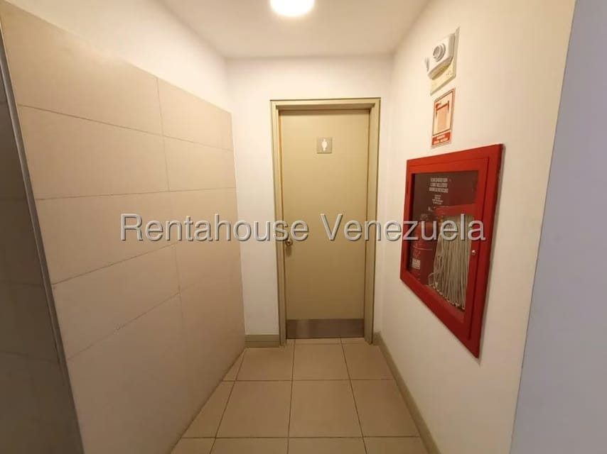 Comercial (Oficina) en Alquiler en Santa Paula, Distrito Metropolitano - 6