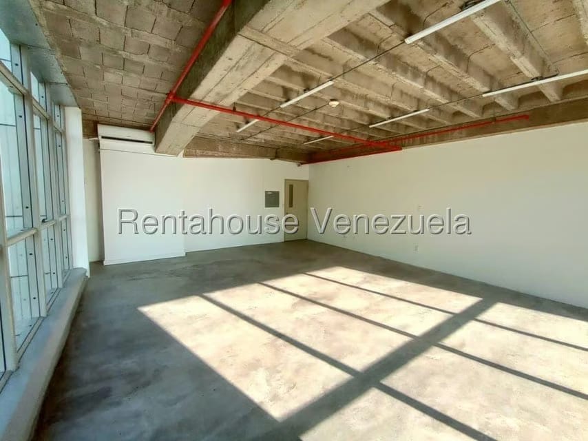 Comercial (Oficina) en Alquiler en Santa Paula, Distrito Metropolitano - 8