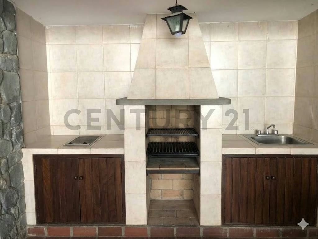 HA - VENTA CASA URB ARAGUANEY KM 16 CARRETERA EL JUNQUITO - 18