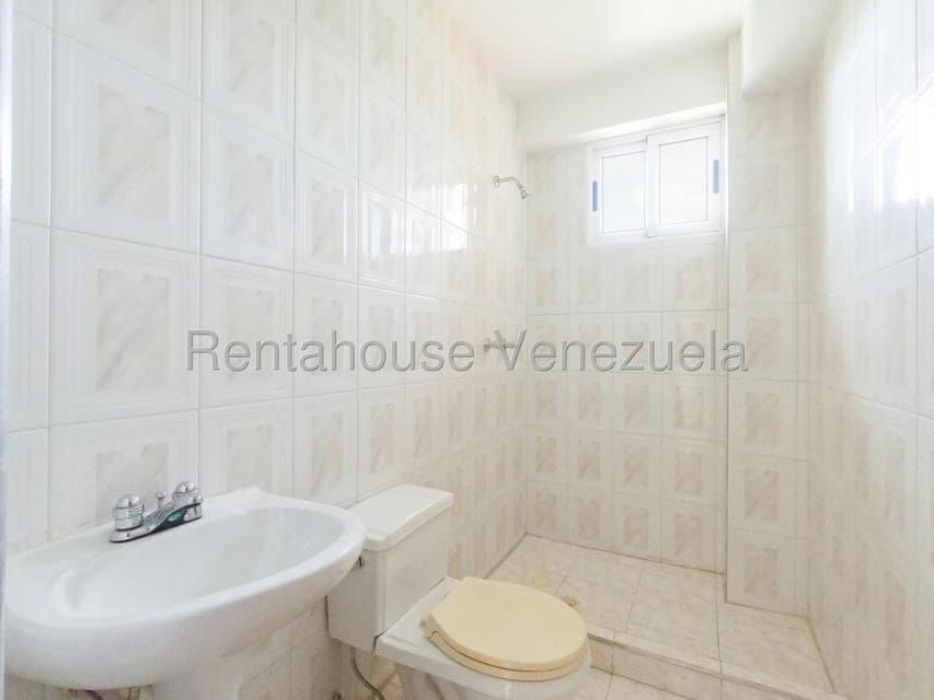 Apartamento (1 Nivel) en Venta en Triangulo del Este, Lara - 16