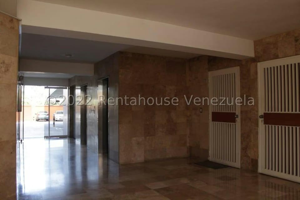 Apartamento (1 Nivel) en Venta en Triangulo del Este, Lara - 3