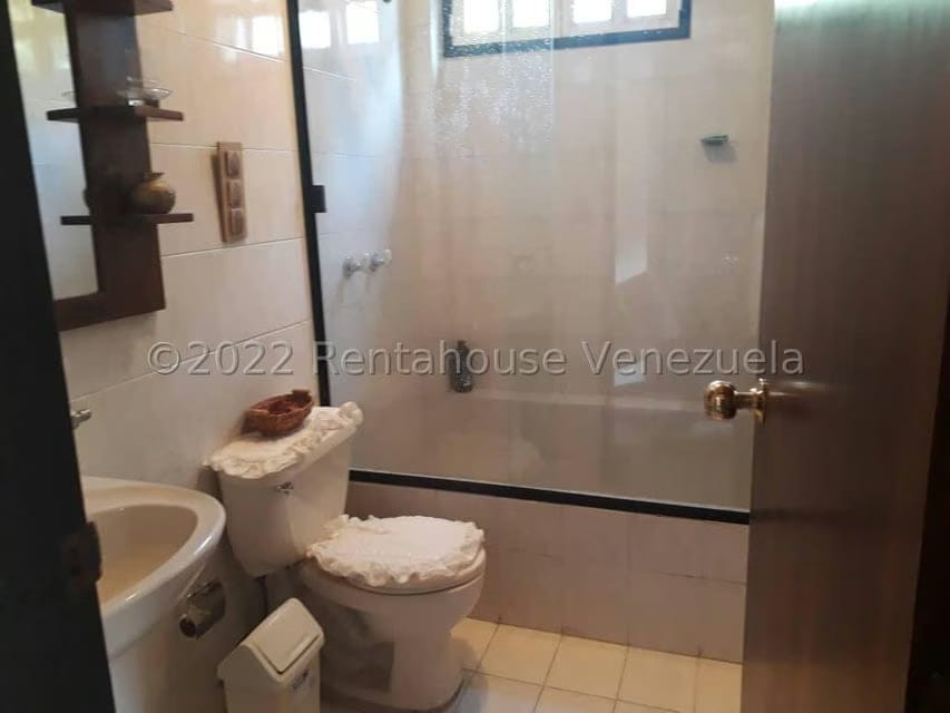 Casa (Multipes Niveles) en Venta en Oripoto, Distrito Metropolitano - 15