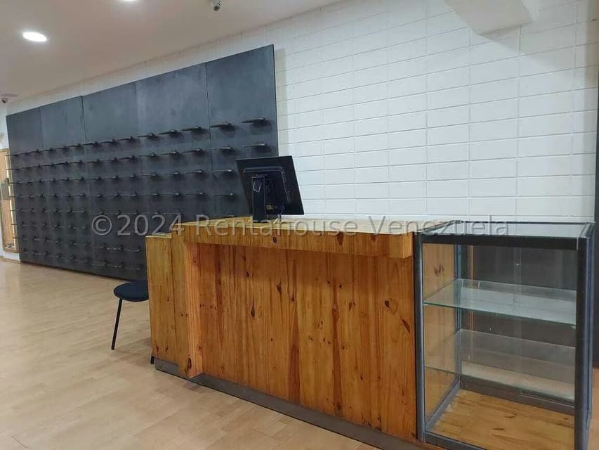 Comercial (Local Comercial) en Venta en Avenida El Milagro, Zulia - 13