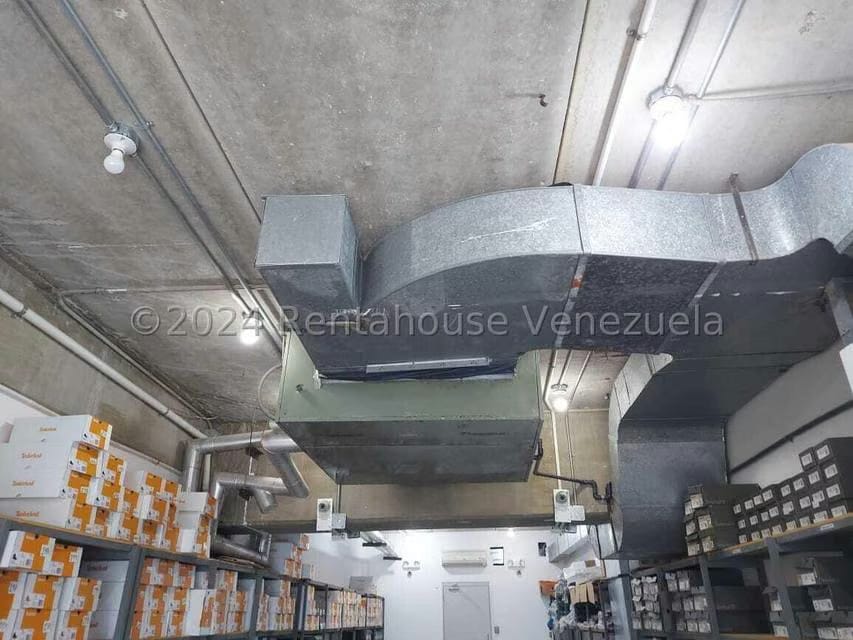 Comercial (Local Comercial) en Venta en Avenida El Milagro, Zulia - 38