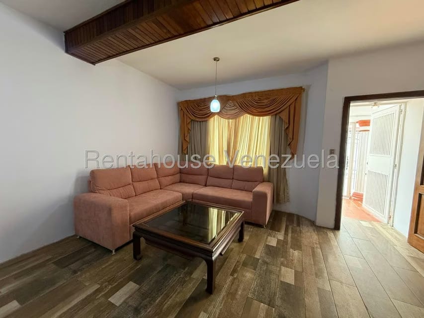 Casa (Multipes Niveles) en Venta en El Paraiso, Distrito Metropolitano - 2