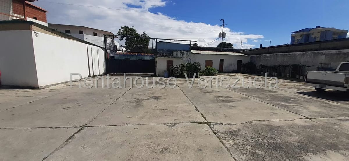Comercial (Galpon - Deposito) en Alquiler en Centro, Lara - 10