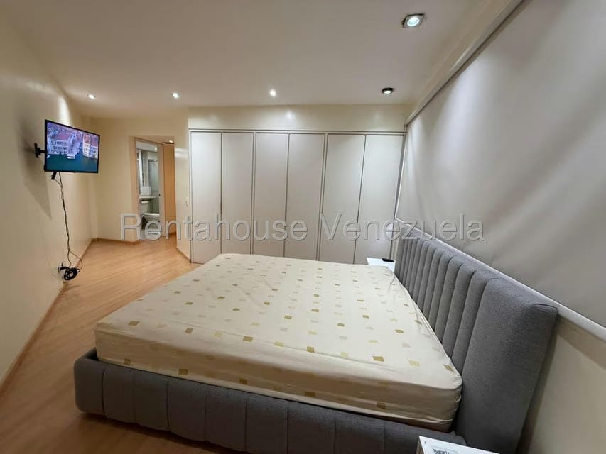 Apartamento (1 Nivel) en Alquiler en Campo Alegre, Distrito Metropolitano - 11