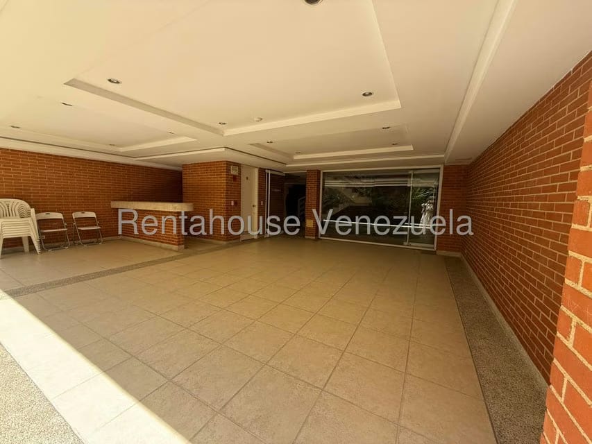 Apartamento (1 Nivel) en Alquiler en Campo Alegre, Distrito Metropolitano - 14