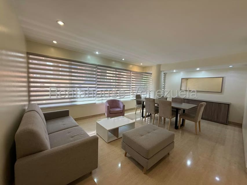 Apartamento (1 Nivel) en Alquiler en Campo Alegre, Distrito Metropolitano - 3