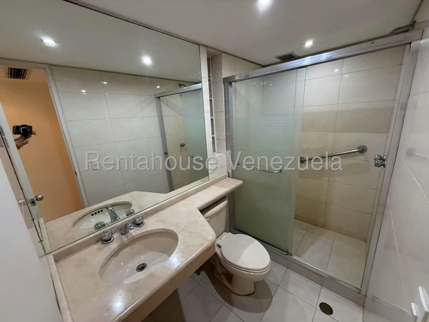 Apartamento (1 Nivel) en Alquiler en Campo Alegre, Distrito Metropolitano - 10