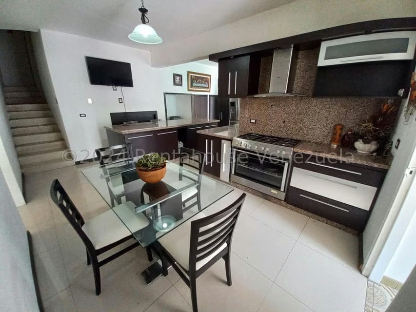 Casa (Multipes Niveles) en Venta en Prados del Este, Distrito Metropolitano - 15