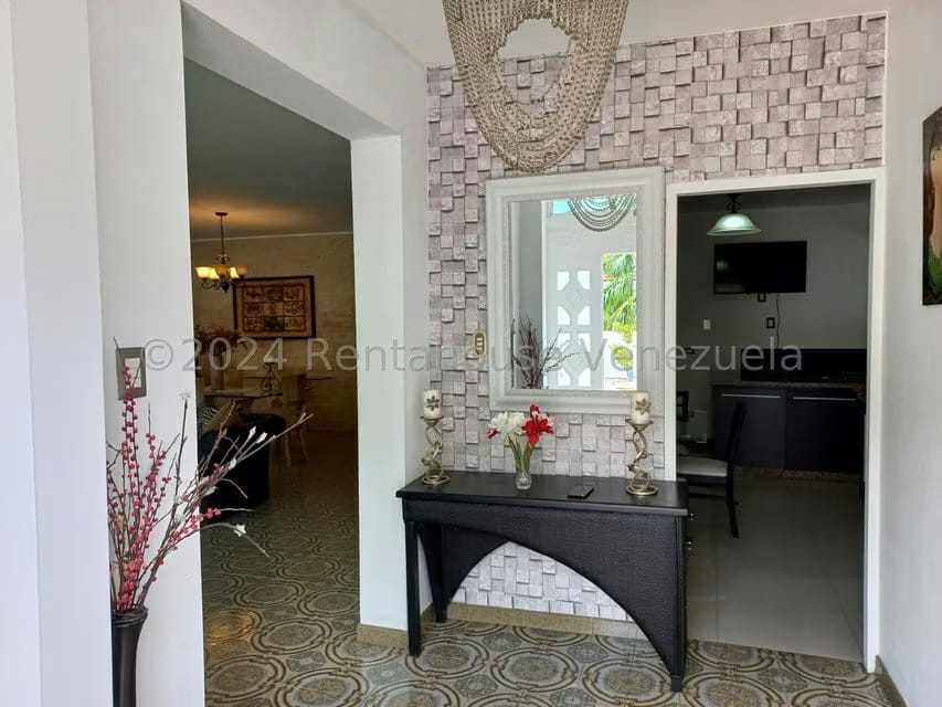 Casa (Multipes Niveles) en Venta en Prados del Este, Distrito Metropolitano - 3