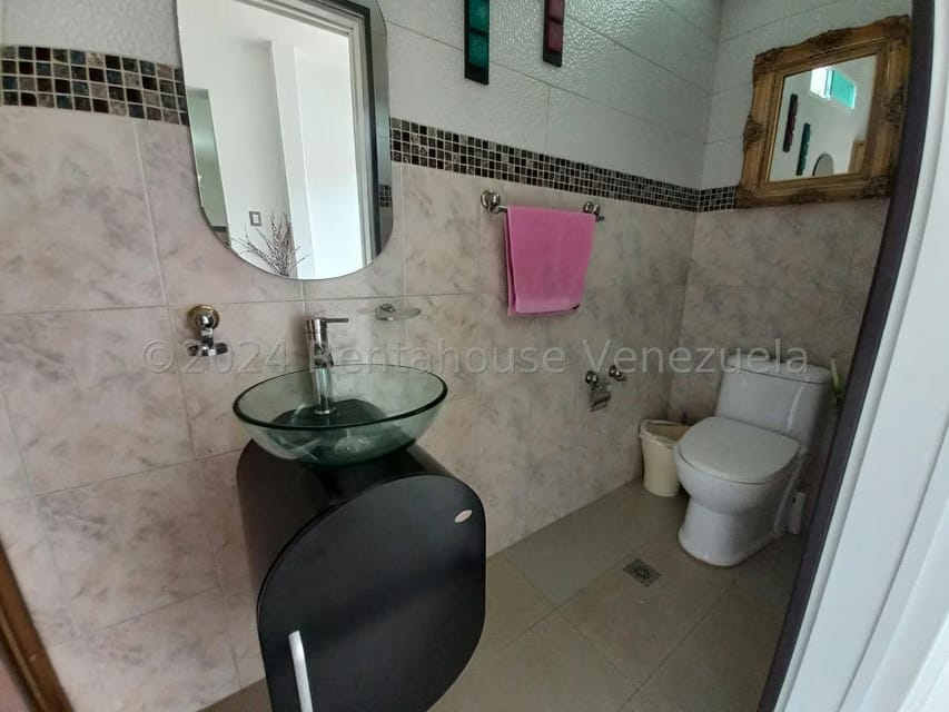 Casa (Multipes Niveles) en Venta en Prados del Este, Distrito Metropolitano - 22
