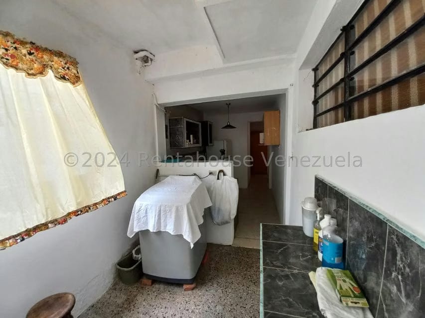 Casa (Multipes Niveles) en Venta en Prados del Este, Distrito Metropolitano - 58
