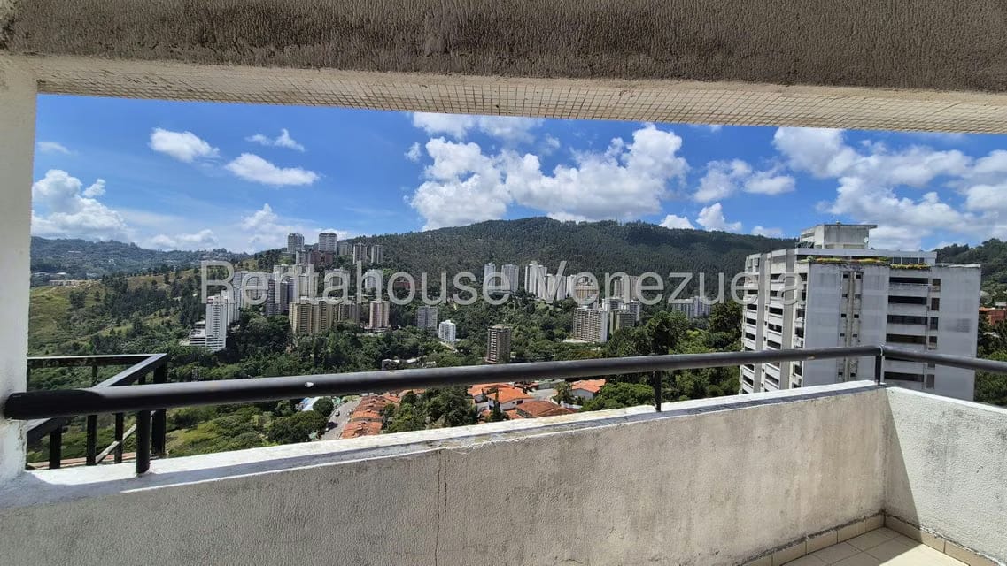 Apartamento (Duplex) en Venta en Lomas de Prados del Este, Distrito Metropolitano - 14