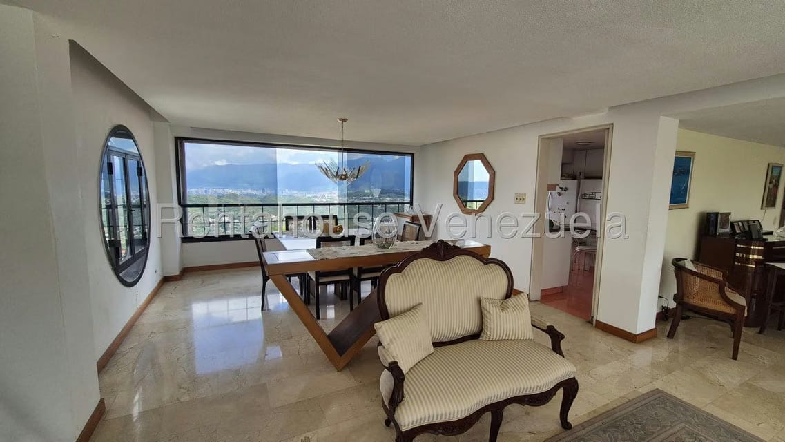 Apartamento (Duplex) en Venta en Lomas de Prados del Este, Distrito Metropolitano - 3