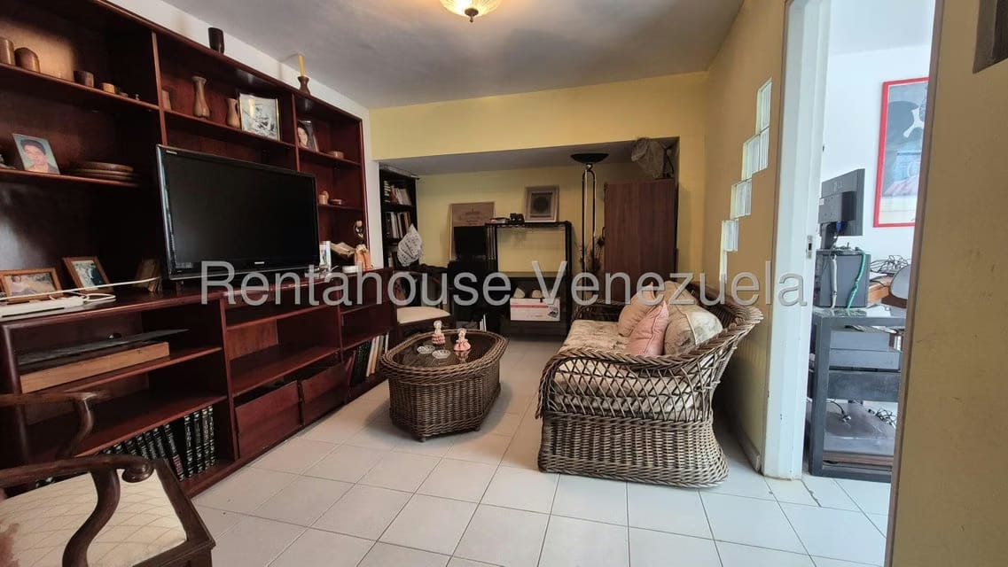 Apartamento (Duplex) en Venta en Lomas de Prados del Este, Distrito Metropolitano - 24