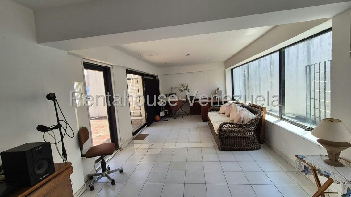 Apartamento (Duplex) en Venta en Lomas de Prados del Este, Distrito Metropolitano - 25