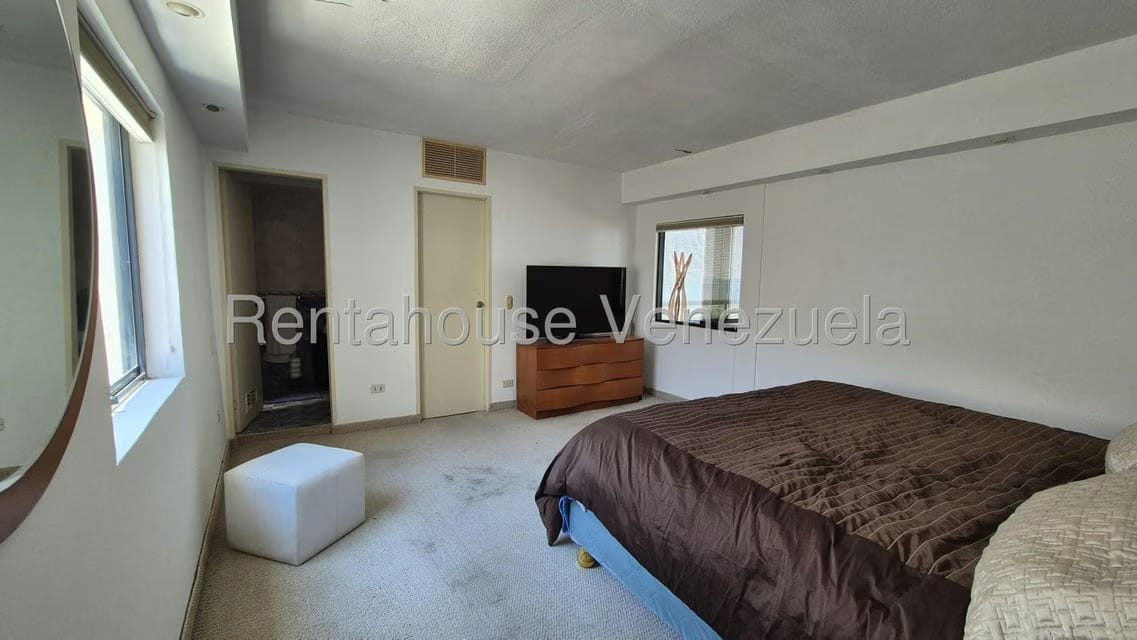 Apartamento (Duplex) en Venta en Lomas de Prados del Este, Distrito Metropolitano - 30