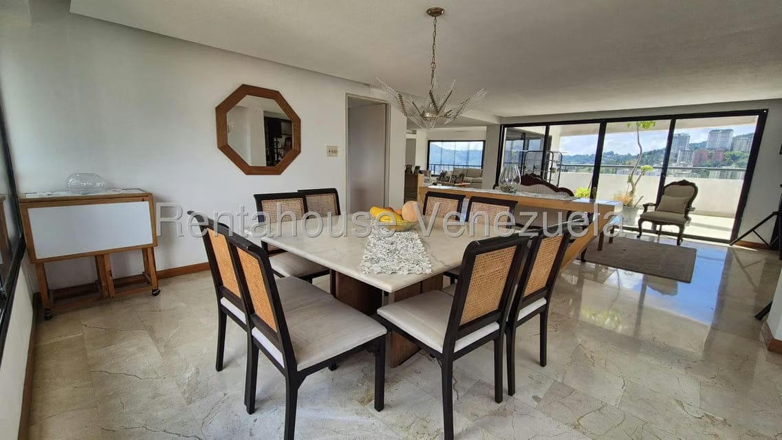 Apartamento (Duplex) en Venta en Lomas de Prados del Este, Distrito Metropolitano - 4