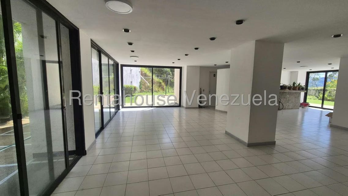 Apartamento (Duplex) en Venta en Lomas de Prados del Este, Distrito Metropolitano - 33
