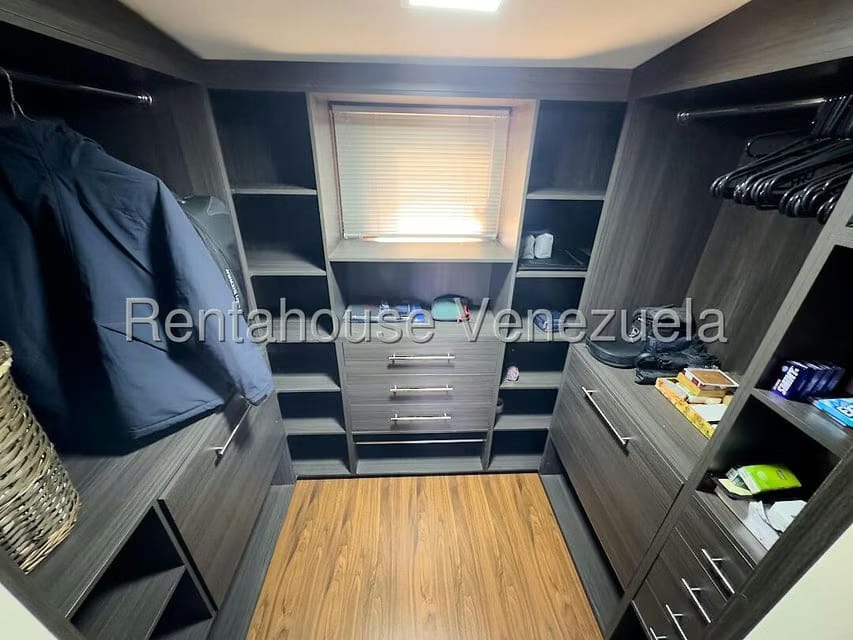Apartamento (Duplex) en Venta en La Tahona, Distrito Metropolitano - 24