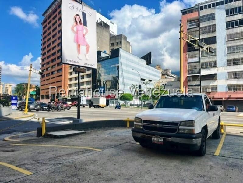 Comercial (Oficina) en Alquiler en El Rosal, Distrito Metropolitano - 13