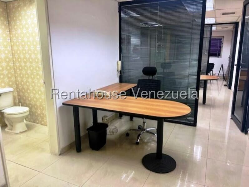 Comercial (Oficina) en Alquiler en El Rosal, Distrito Metropolitano - 3